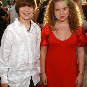 Alexander Gould and Allie Grant at event of Weeds 2005