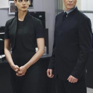 Still of Christopher Shyer and Morena Baccarin in V 2009