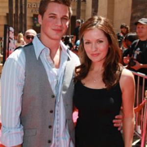 Catherine Taber and Matt Lanter at event of Star Wars The Clone Wars 2008