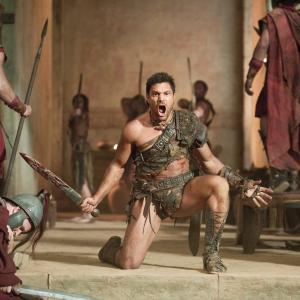 Still of Manu Bennett, Ditch Davey and Barry Duffield in Spartacus: Blood and Sand (2010)