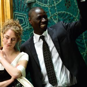 Still of Omar Sy and Joséphine de Meaux in Tellement proches (2009)