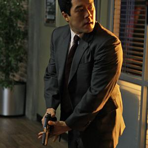 Still of Tim Kang in Mentalistas (2008)