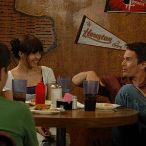 Still of Ethan Hawke and Lorelei Linklater in Vaikyste 2014