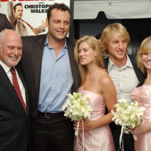 Vince Vaughn, Owen Wilson and Michael Lynne at event of Wedding Crashers (2005)