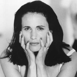 Still of Andie MacDowell in The End of Violence (1997)