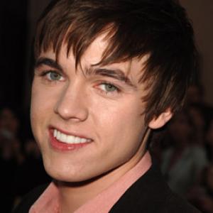 Jesse McCartney at event of 2005 American Music Awards 2005