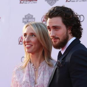 Sam Taylor-Johnson and Aaron Taylor-Johnson at event of Kersytojai 2 (2015)