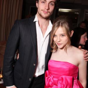 Aaron TaylorJohnson and Chlo Grace Moretz at event of Ateini cia arba gausi i duda! 2010