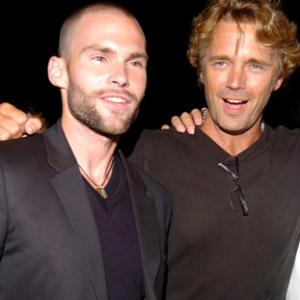 Seann William Scott and John Schneider at event of The Dukes of Hazzard 2005