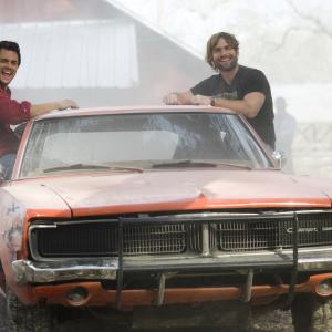 Still of Seann William Scott and Johnny Knoxville in The Dukes of Hazzard (2005)