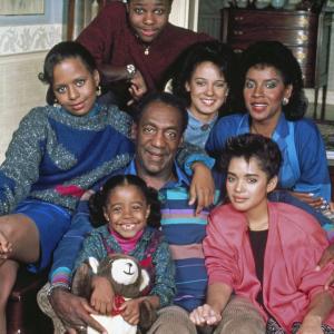 Still of Lisa Bonet, Bill Cosby, Tempestt Bledsoe, Sabrina Le Beauf, Keshia Knight Pulliam, Phylicia Rashad and Malcolm-Jamal Warner in The Cosby Show (1984)