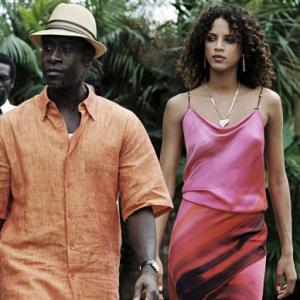 Still of Don Cheadle and Nomie Lenoir in After the Sunset 2004