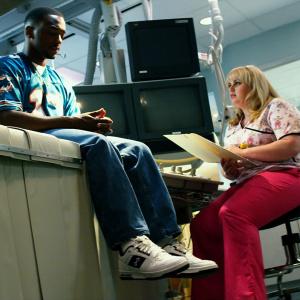Still of Anthony Mackie and Rebel Wilson in Kulturistai 2013