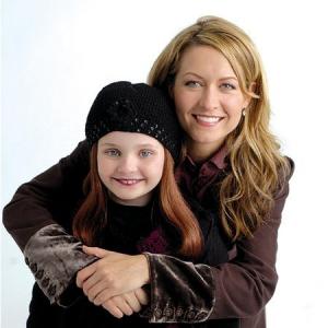 Ali Hillis and Abigail Breslin in The Ultimate Gift 2006