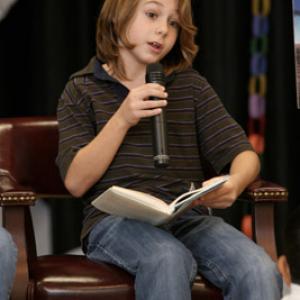 Dominic Scott Kay at event of Charlotte's Web (2006)