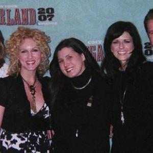 Shannon Hart with Little Big Town during the Sugarland Tour
