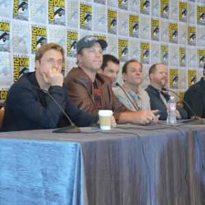 Adam Baldwin, Nathan Fillion, Sean Maher, Tim Minear, Alan Tudyk, Joss Whedon and Summer Glau at event of Firefly (2002)