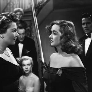 Still of Bette Davis, Marilyn Monroe, Anne Baxter, George Sanders, Celeste Holm, Hugh Marlowe and Gary Merrill in All About Eve (1950)