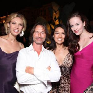 Robert Carlyle MingNa Wen Alaina Huffman and Elyse Levesque at event of SGU Stargate Universe 2009