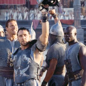 Still of Russell Crowe, Djimon Hounsou and Ralf Moeller in Gladiatorius (2000)