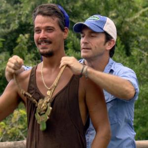 Still of Jeff Probst and Rob Mariano in Survivor (2000)