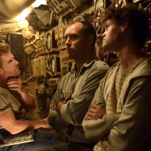 Still of Jude Law, Kevin Macdonald, Branwell Donaghey and Bobby Schofield in Black Sea (2014)