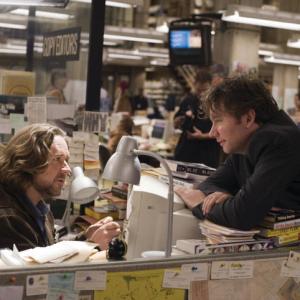 Still of Russell Crowe and Kevin Macdonald in Tikroji padetis (2009)
