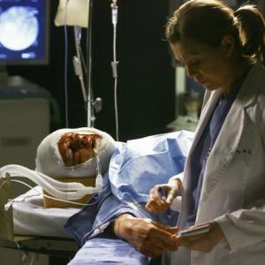 Still of Ellen Pompeo and TR Knight in Grei anatomija 2005