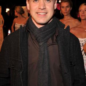 T.R. Knight at event of 27 Dresses (2008)