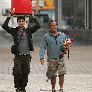 Still of Danny Jimenez and Oswald Mendez in The Amazing Race Good Doing Business with You 2007