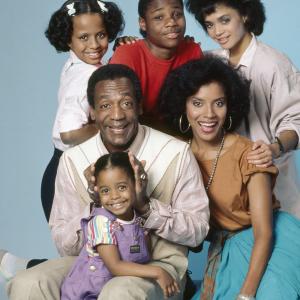 Still of Lisa Bonet, Bill Cosby, Tempestt Bledsoe, Keshia Knight Pulliam, Phylicia Rashad and Malcolm-Jamal Warner in The Cosby Show (1984)