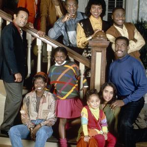 Still of Lisa Bonet, Bill Cosby, Erika Alexander, Tempestt Bledsoe, Sabrina Le Beauf, Geoffrey Owens, Joseph C. Phillips, Keshia Knight Pulliam, Phylicia Rashad, Raven-Symoné and Malcolm-Jamal Warner in The Cosby Show (1984)