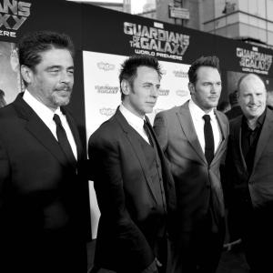 Benicio Del Toro, Kevin Feige, James Gunn and Chris Pratt at event of Galaktikos sergetojai (2014)