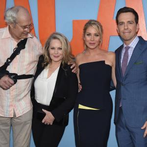 Chevy Chase Beverly DAngelo Christina Applegate and Ed Helms at event of Kvaisu atostogos 2015