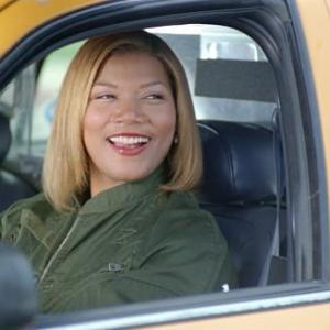 Still of Queen Latifah and John Bramley in Taxi 2004