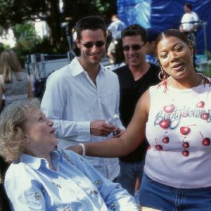 Still of Queen Latifah and Betty White in Bringing Down the House 2003