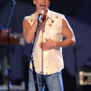 Kenny Chesney at event of 2005 American Music Awards 2005
