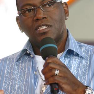 Randy Jackson at event of Total Request Live (1999)