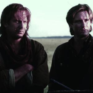 Still of Kevin Costner and Bill Pullman in Wyatt Earp 1994