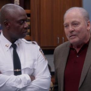 Still of Stacy Keach and Andre Braugher in Brooklyn Nine-Nine (2013)