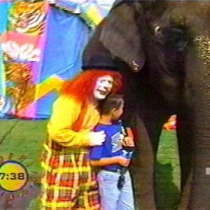 VeeKay the Clown and Alex on 'Agrandaditos' TeleMundo