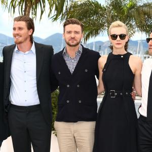 Justin Timberlake, Bruno Delbonnel, Oscar Isaac, Garrett Hedlund and Carey Mulligan at event of Groja Liuvinas Deivisas (2013)