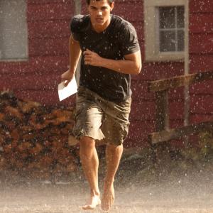 Still of Taylor Lautner in Brekstanti ausra 1 dalis 2011