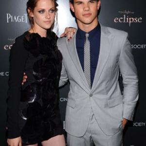 Kristen Stewart and Taylor Lautner at event of The Twilight Saga: Eclipse (2010)