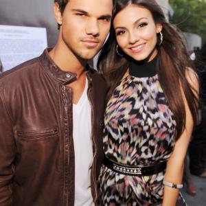 Taylor Lautner and Victoria Justice at event of Teen Choice Awards 2012 (2012)