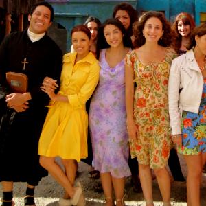 Oscar Núñez, Eva Longoria, Yvette Yates, Mónica Huarte and Fernanda Romero in Without men