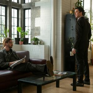 Still of Noah Wyle and Colin Cunningham in Krentantis dangus 2011