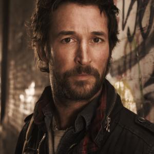 Still of Noah Wyle in Krentantis dangus (2011)