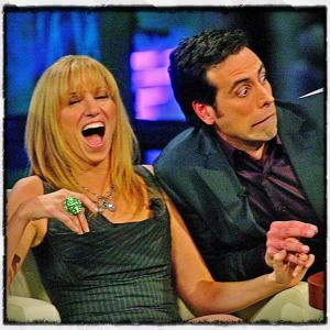 Talk show host, Alex Cambert and Debbie Gibson sharing a laugh on Mas Vale Tarde con Alex Cambert