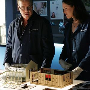 Still of Jorja Fox and William Petersen in CSI kriminalistai 2000